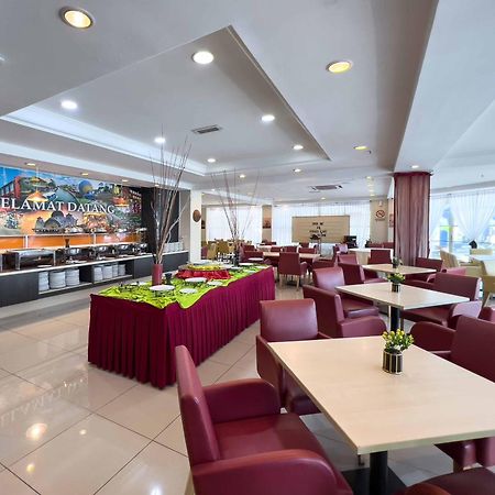 Hotel Seri Costa Malacca Екстериор снимка
